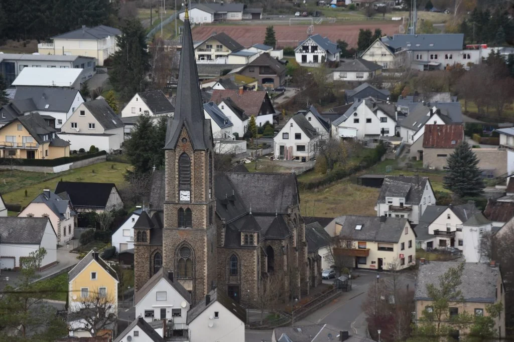 Der Eifeldom - St. Quirinus in Langenfeld